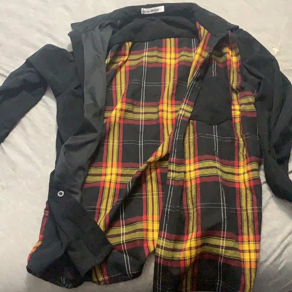 Medium black and red flannel